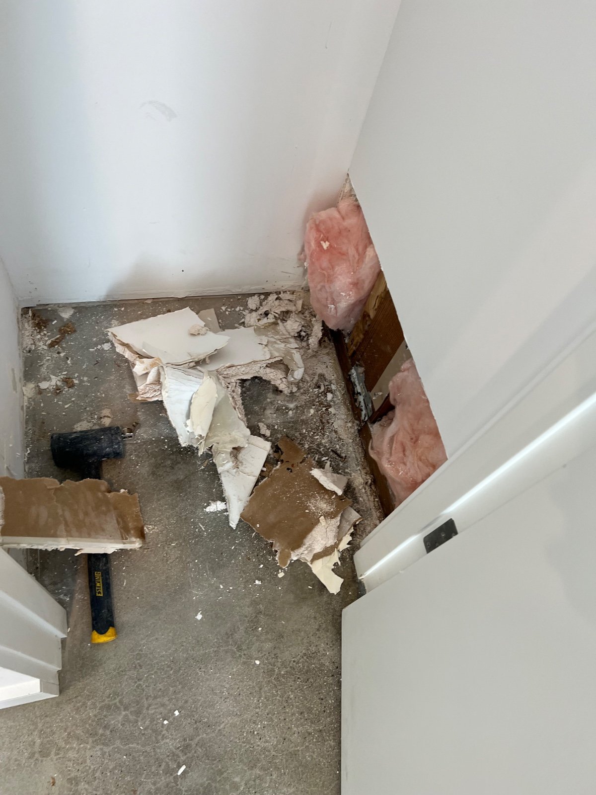 Seal Pet Urine Odor in Subfloor and Concrete